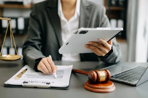 Contract Lawyer in Chicago